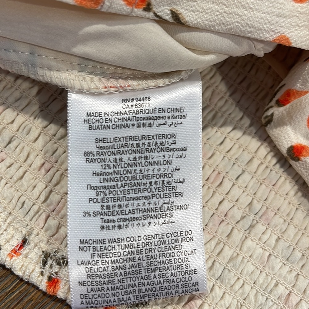 BCBG Generation crop top. Size Med - Picture 9 of 13